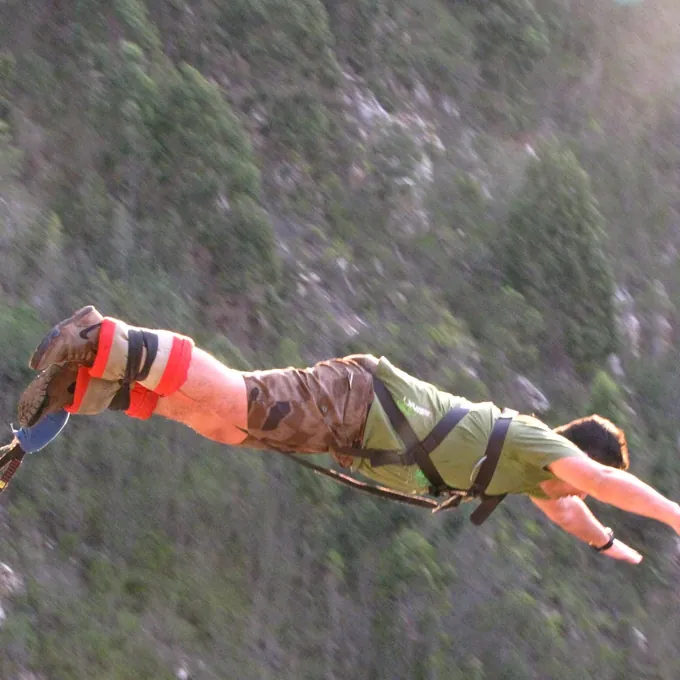Salto de bungee jump